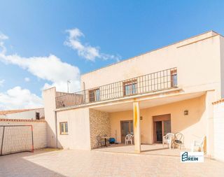 Chalet en venta en Añover de Tajo