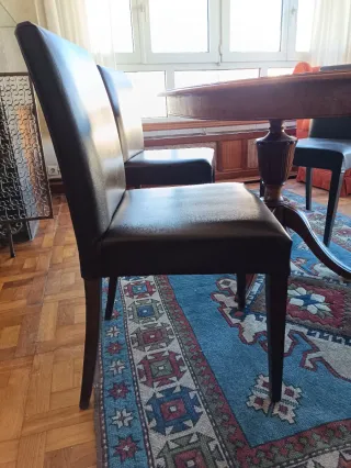 Mesa de comedor y 4 sillas