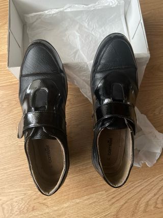 ZAPATOS NUEVOS MUJER NEGROS CUÑA CON VELCRO N 41