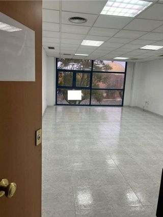 Oficina en venta en Parque Alcosa - Jardines del Edén en Sevilla