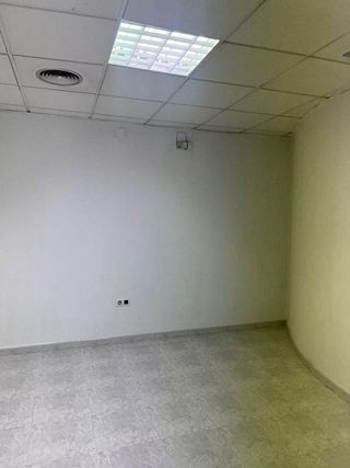 Oficina en venta en Parque Alcosa - Jardines del Edén en Sevilla