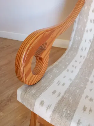 Mecedora de madera y tela