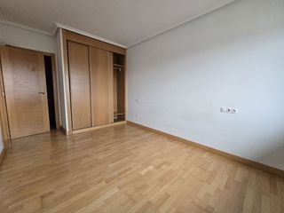 Piso en venta en Cascajos - Piqueras en Logroño