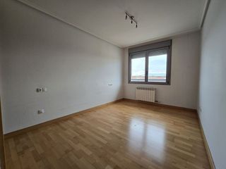 Piso en venta en Cascajos - Piqueras en Logroño