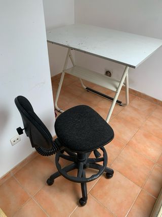Mesa de Dibujo Técnico Ajustable + Silla