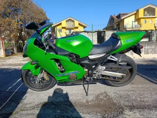 Kawasaki Ninja ZX12R 2001 Verde