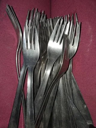 Tenedores de metal muy resistentes