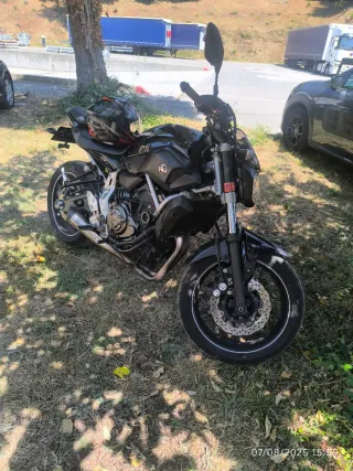 Yamaha MT-07 edicion violeta limitada