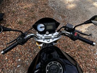 Hyosung 250i Comet Negra