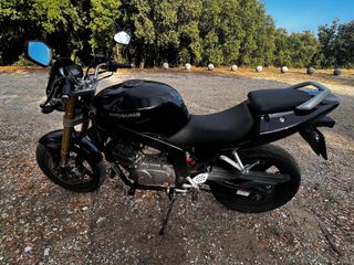 Hyosung 250i Comet Negra