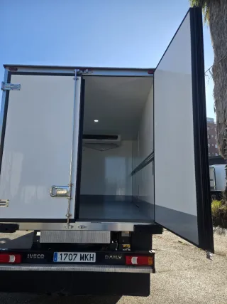 Camion frigorífico iveco daily 3500kg
