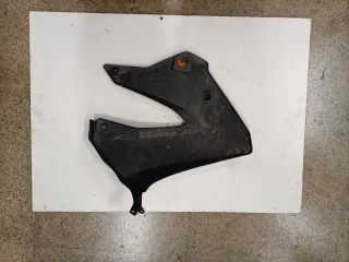 Tapa lateral Derbi X-Trem Derecha