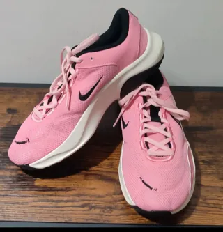 Scarpe Nike Legend Essential 3 Rosa