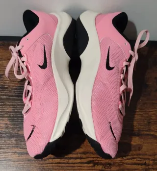 Scarpe Nike Legend Essential 3 Rosa