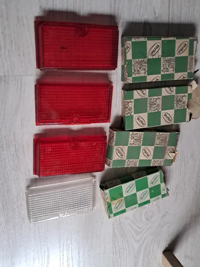 SEAT  127. LOTE DE TULIPAS TRASERAS