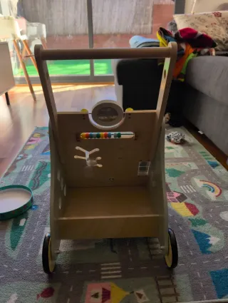 Caminador de madera para bebés