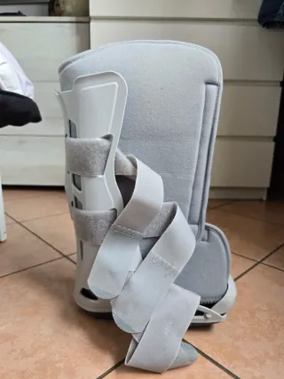 Walker ortopedico usato