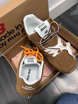 New Balance x Miu Miu Marrón Naranja