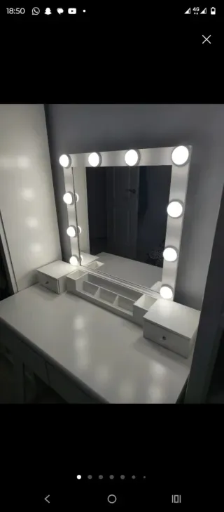 Tocador blanco con cajones