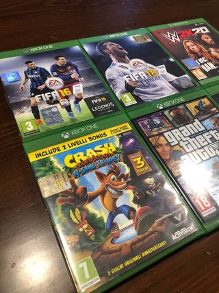 Xbox One X 1TB con accessori e giochi