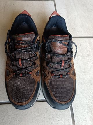 Zapatillas Skechers Montaña Marrón/Negro