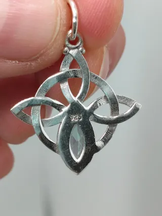 Colgante Nudo de Brujas Plata 925 y Topacio Místic