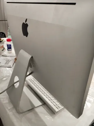 iMac A1314 con teclado