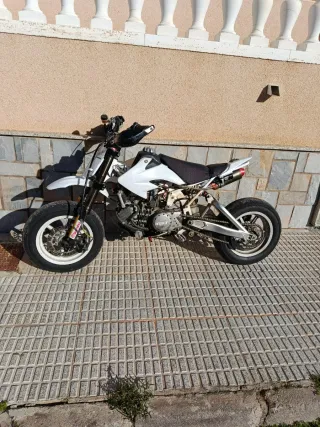 Moto YMR 155 CC Supermotard Blanca