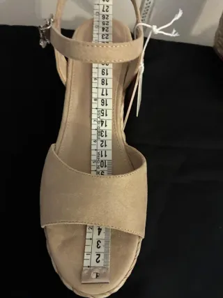 Sandalias cuña Xti beige