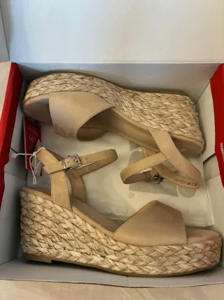 Sandalias cuña Xti beige