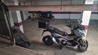 Honda Adv 750 3/22 5000km