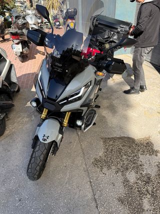 Honda Adv 750 3/22 5000km