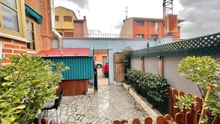 Chalet en pleno centro Laguna de Duero.Solo venta.