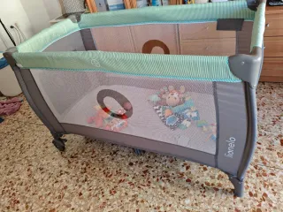 Cuna de viaje 2 niveles con cambiador.