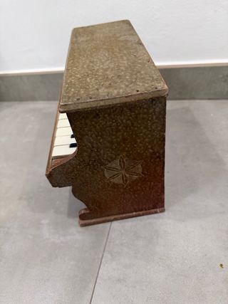 Piano Juguete Antiguo Mediterraneo