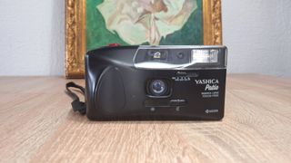 Cámara compacta de película de 35 mm Yashica Patio
