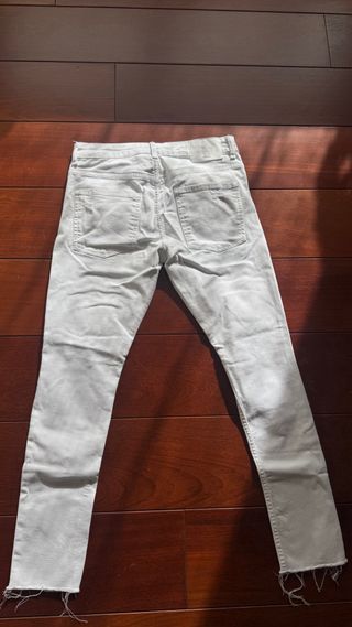 Pantalones vaqueros Bershka rotos