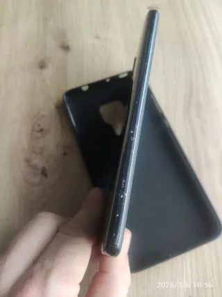 Huawei Mate 20 Caja y Funda Negra