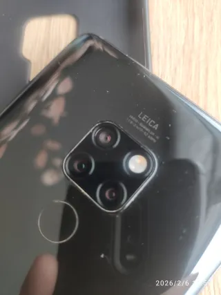 Huawei Mate 20 Caja y Funda Negra