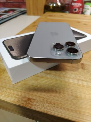 iPhone 15 Pro Max Titanio impoluto