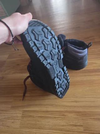 Botas Puma Talla 44 Negras y Moradas