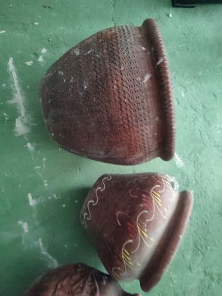 Maceteros de barro terracota antiguos