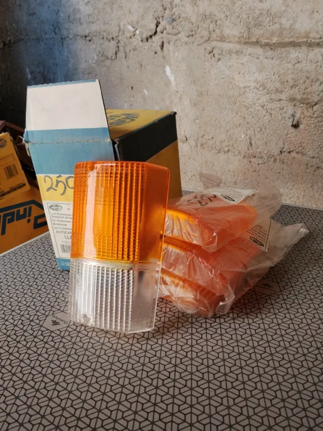 Tulipa Piloto Delantero Camión Magneti Marelli