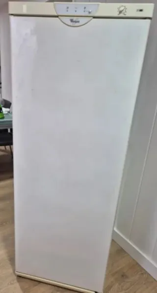 Congelador vertical blanco