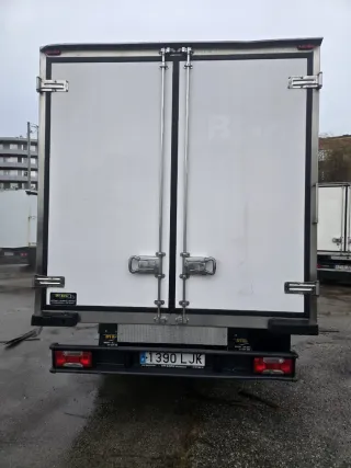 Camion frigorífico iveco daily 3500kg