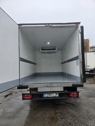 Camion frigorífico iveco daily 3500kg