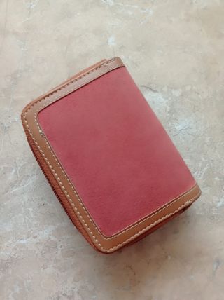 Cartera coral suave piel vuelta