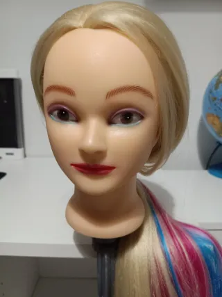 Cabeza peluquería y maquillaje giratoria.