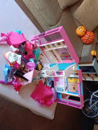 Armario Barbie con Ropa y Accesorios