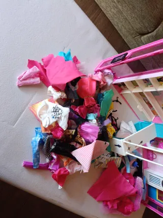Armario Barbie con Ropa y Accesorios